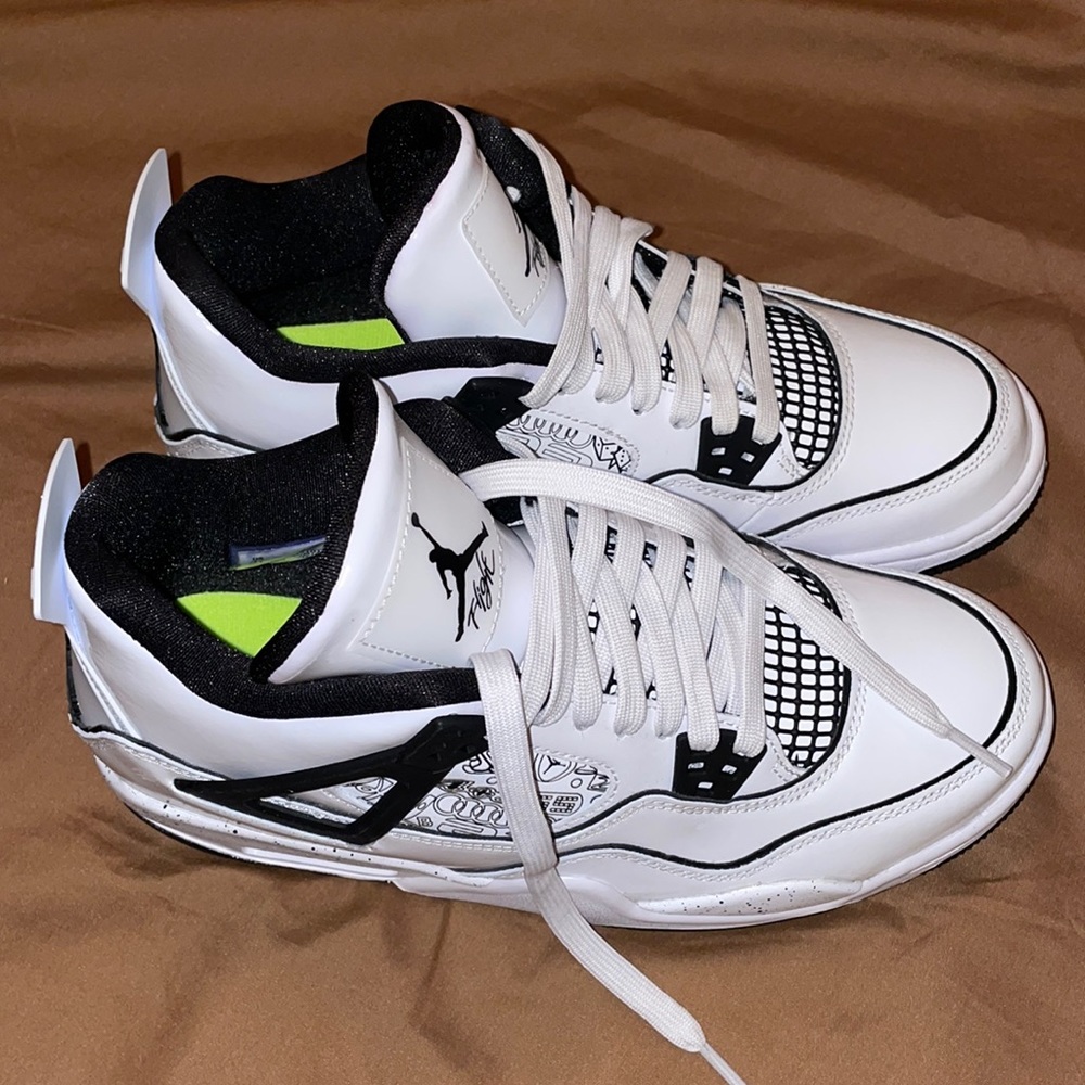 Air Jordan 4 Retro SE